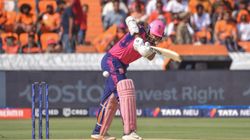 முதல் ஓவரிலேயே 5 பவுண்டரி.. விரட்டிவிரட்டி அடித்த ஜெய்ஸ்வால்.. சிரித்துக் கொண்டே சென்ற கலீல் அஹ்மத்!