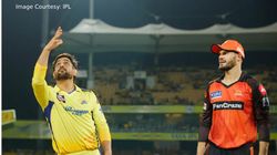 சென்னை அணிக்கு சாதகமாக விழுந்த டாஸ்.. பந்துவீச்சை தேர்வு செய்த தோனி.. நடராஜனை நீக்கிய ஐதராபாத்!