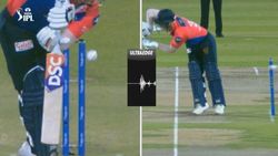 IPL - வார்னர் அவுட்டாகியும் தொடர்ந்து ஆட்டம்.. தவறான விதியால் தப்பித்தார்..வஞ்சிக்கப்படும் பவுலர்கள்