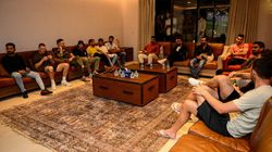 RCB வீரர்களுக்கு பிரியாணி விருந்து.. புது வீட்டுக்கு அழைத்து முகமது சிராஜ் ஏற்பாடு