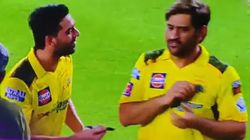 கைக்கு வந்த கேட்சை விட்டுட்டு, ஆட்டோகிராப் வேணுமா.. தீபக் சாஹரிடம் லந்து செய்த தோனி.. சேட்டை வீடியோ