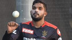 ”6 விக்கெட்ஸ்” ஆர்சிபிக்கு இப்படி ஆடியிருந்தா.. UAE அணியை வச்சு செய்த ஹசரங்கா.. இலங்கை வெற்றி!