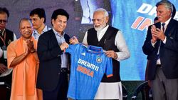 வாரணாசி கிரிக்கெட் மைதான விழா.. பிரதமருக்கு சிறப்பு பரிசு கொடுத்த சச்சின்.. என்னனு பாருங்க!