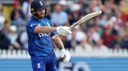 யாருப்பா நீ? முதல் ஓவர்னு கூட பார்க்காம இந்த அடி அடிக்குற? 28 பந்தில் பில் சால்ட் செய்த சம்பவம்