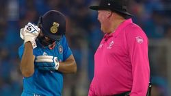 திடீரென அம்பயர் முன் கையை மடக்கி பலம் காண்பித்த ரோகித்.. உண்மையில் நடந்தது இதுதான்