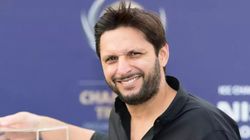 மட்டன் கறி சாப்பிட்டு இப்படி மாறிட்டாங்க.. இந்திய பவுலர்களை தவறாக பேசிய அப்ரிடி