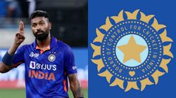 எப்பா சாமி! இவரையா உலக கோப்பைக்கு ஹர்திக் பதிலாக சேர்த்தீங்க? பிசிசிஐயை பொளக்கும் ரசிகர்கள்