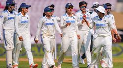 ஒரே செஷனில் காலியான இங்கிலாந்து.. 9 விக்கெட்டுகளை வீழ்த்திய தீப்தி சர்மா.. இந்திய அணி வரலாற்று சாதனை