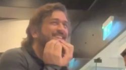 ரசிகர் கேட்ட கேள்வி.. பாகிஸ்தானுக்கு போங்க என பதில் அளித்த தோனி.. இணையத்தில் பரவும் வீடியோ