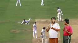 ரன் அவுட் பண்ண சொன்னா என்னென்ன பண்றான் பாருங்க.. இங்கிலாந்து விக்கெட் கீப்பர் செய்த வேலை