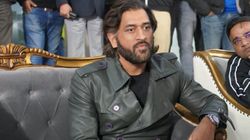 ராஞ்சி வந்த இந்திய ஹாக்கி வீராங்கனைகள்.. நேரில் வந்து ஆதரவளித்து மரியாதை.. இதுதான் தல தோனி!