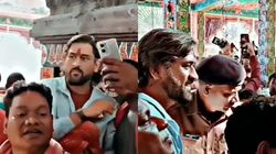 தமிழ்நாட்டு குசும்பை காட்டிய தோனி.. கொந்தளிக்கும் வட இந்திய ரசிகர்கள்.. என்ன பண்ணிருக்காரு பாருங்க!