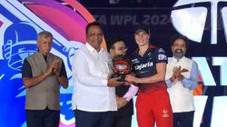 WPL தொடரில் ஆர்சிபி ஆதிக்கம்.. அனைத்து விருதுகளையும் அள்ளிச் சென்ற பெங்களூரு வீராங்கனைகள்