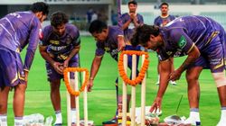 ஸ்டம்ப்-க்கு பூ மாலை.. பிட்சில் பூஜை.. கொஞ்சம் ஓவராக போகுதோ.. பயிற்சிக்கு முன் கேகேஆர் சேட்டை!