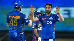 ரோஹித்துக்கு விசுவாசமாக இருந்த வீரரை அணியை விட்டே நீக்கிய ஹர்திக் பாண்டியா? கதறும் ரசிகர்கள்