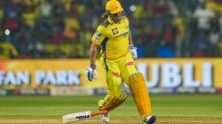 CSK vs RCB: தனிமையில் அமர்ந்து கண்கலங்கிய தோனி.. கடைசி ஐபிஎல் தொடரில் நடந்த சோகம்.. என்ன நடந்தது?