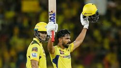 CSK vs GT : விருது கூட வாங்க வராத தல.. மீண்டும் ருதுராஜை முன்னிறுத்திய தோனி.. இதுதான் காரணம்!