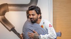 தயவு செய்து மன்னிச்சிடுங்க.. கேஎல் ராகுலை கட்டியணைத்து விருந்துக்கு அழைத்த லக்னோ அணி உரிமையாளர்