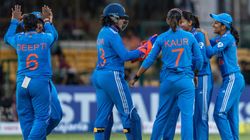 IND W vs SA W- ஸ்மிருதி மந்தனா, ஹர்பரீத் கவுர் சதம்.. 325 ரன்கள் குவித்த இந்தியா.. கடைசி வரை திரில்