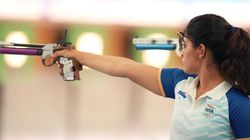 துப்பாக்கிச் சுடுதலில் அசரடித்த 22 வயது இந்திய பெண்.. முதல் பதக்கத்தை மனு பாக்கர் வெல்ல தரமான சான்ஸ்