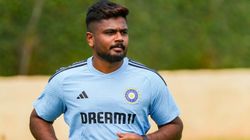 IND vs SL: சஞ்சு சாம்சன் சோலி முடிந்தது.. இவருக்கு மட்டும் ஏன் இப்படி.. பொங்கும் ரசிகர்கள்