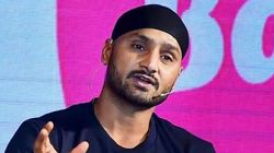 உடனே நிறுத்துங்க.. இந்திய பேட்ஸ்மேன்களின் நம்பிக்கையை உடைக்கும் செயல் இது.. ஹர்பஜன் சிங் விளாசல்