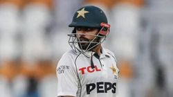 PAK vs ENG: எல்லாம் ஓரளவுக்கு தான்.. பாபர் அசாம் நீக்கம்.. ஆப்பு வைத்த பாகிஸ்தான்.. என்ன நடந்தது?