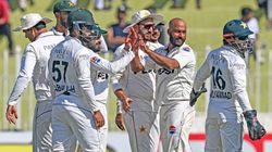 142 வருட கிரிக்கெட் வரலாற்றில் எந்த டீமும் செய்யாத பவுலிங் சாதனையை செய்து காட்டிய பாகிஸ்தான்!