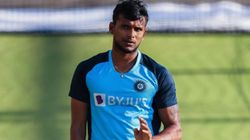 நடராஜனை கைவிட்ட சன்ரைசர்ஸ்.. கைகொடுத்த டெல்லி கேபிடல்ஸ்.. ஸ்டார்க் உடன் இணைந்தார்