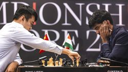 உலக செஸ் சாம்பியன்ஷிப் 13வது சுற்று போட்டி டிரா.. நடப்பு சாம்பியன் லீரனுக்கு நெருக்கடி தந்த குகேஷ்