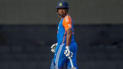 IND vs ENG: இங்கிலாந்து பவுலரால் தலைவலி.. 2 பேருடன் பிளாஸ்டிக் பந்தில் பயிற்சி செய்த சஞ்சு சாம்சன்