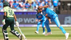 IND vs PAK: அவசர அவசரமாக ஆடுகளத்தை விட்டு வெளியேறிய ஷமி.. ஓடி வந்த பிசியோதெரபிஸ்ட்.. என்ன நடந்தது?