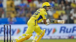 சிஎஸ்கே அணியிலிருந்து இவரை அடிச்சி விரட்டுங்க.. எதிர் அணிக்காக விளையாடும் ரச்சின்.. ரசிகர்கள் புகார்