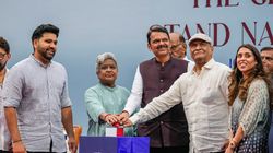 மகன் தந்தைக்கு ஆற்றும் உதவி.. பெற்றோரை நெகிழ வைத்த ரோகித் சர்மா..மும்பை வான்கடேவில் ஸ்டாண்ட் திறப்பு