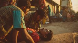 சிக்சர் அடித்த பேட்ஸ்மேன்.. அடுத்த நொடியே களத்தில் சரிந்து மாரடைப்பால் உயிரிழப்பு