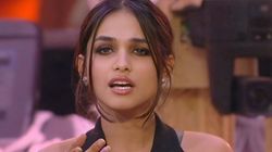 அந்த கிரிக்கெட் வீரர் என்னை வீட்டிற்கு அழைத்தார்.. டிவி நடிகை காஷிஷ் கபூர் பகீர் பேட்டி!