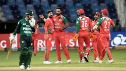 ஸ்நாக்ஸ் சாப்பிட்டு வருவதற்குள் ஓமனுக்கு எதிராக 3 விக்கெட் இழந்த பாகிஸ்தான்.. வசீம் அக்ரம் கிண்டல்