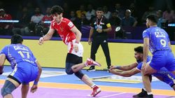 புரோ கபடி பிளே-ஆஃப் ரேஸில் முந்திய தமிழ் தலைவாஸ்.. புள்ளிப் பட்டியலில் முதலிடம் யாருக்கு?