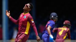 IPL 2026 ஏலம்.. சிஎஸ்கே அணி முதல் வீரராக வெஸ்ட் இண்டீஸ் ஆல்ரவுண்டரை வாங்கியது.. யார் இந்த ஹீசைன்