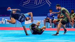 “இந்திய ஜெர்சி, தேசிய கொடியை அணிவாயா?” பாகிஸ்தான் கபடி வீரருக்கு விரைவில் தடை.. கொந்தளித்த ரசிகர்கள்