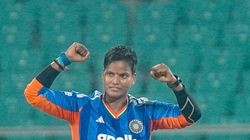 டி20 கிரிக்கெட்டில் இந்திய வீராங்கனை தீப்தி சர்மா உலக சாதனை.. ஆடவர் கிரிக்கெட்டில் கூட இப்படி நடக்கல