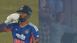 IND vs ZIM: காதலிக்கு முத்தம் தந்த ஹர்திக் பாண்டியா.. அரைசதம் அடித்த உடன் கொண்டாட்டம்