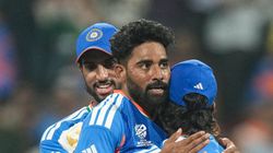 சூர்யகுமார் போன் செய்து டி20 உலககோப்பைக்கு வர சொன்னார்.. நான் கேலி செய்கிறார் என நினைத்தேன்- சிராஜ்