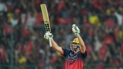 CSK எதிராக டிம் டேவிட் அடித்த சிக்சர்.. மைதானத்திற்கு வெளியே விழுந்த பந்தை எடுத்த ஆர்சிபி ரசிகர்கள்