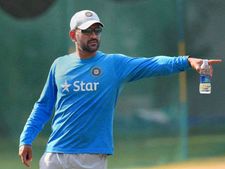 ಸ್ಟಾಂಡ್ ಬೈ ಆಟಗಾರರಾಗಿ ಇರಬೇಕೆಂದು ಧೋನಿ ಹೇಳಿದ ಆ ಐವರು