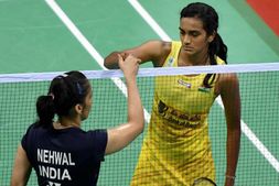 CWG 2018 : ಬಾಡ್ಮಿಂಟನ್ : ಸೈನಾಗೆ ಚಿನ್ನ, ಸಿಂಧುಗೆ ಬೆಳ್ಳಿ