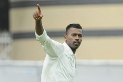 ದಾಖಲೆಯ 5 ವಿಕೆಟ್ ಗಳಿಸಿ, ಟೀಕಾಕಾರಿಗೆ ಟಾಂಗ್ ಕೊಟ್ಟ ಪಾಂಡ್ಯ
