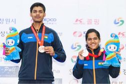 ವರ್ಲ್ಡ್ ಶೂಟಿಂಗ್ ಚಾಂಪಿಯನ್ ಶಿಪ್: ಶ್ರೇಯಾ-ದಿವ್ಯಾಂಶ್ ಗೆ ಕಂಚು