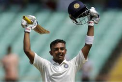 ಭಾರತ vs ವೆಸ್ಟ್ ಇಂಡೀಸ್: ಪಾದಾರ್ಪಣೆ ಪಂದ್ಯದಲ್ಲಿ ಪೃಥ್ವಿ 'ಪಂದ್ಯ ಶ್ರೇಷ್ಠ'!