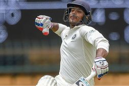 ವಿಂಡೀಸ್ ಟೆಸ್ಟ್ ಗೆ ತಂಡದಲ್ಲಿ ಸ್ಥಾನ ಗಿಟ್ಟಿಸಲು ನನಗೆ ಧೋನಿ ಪ್ರೇರಣೆ: ಸಿರಾಜ್